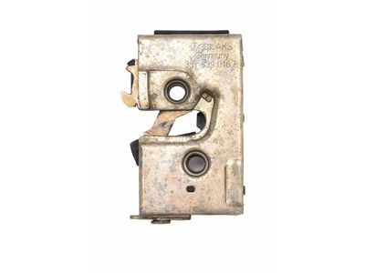 Volkswagen Passat Rear Passenger Door Handle Latch - 357-839-016-B
