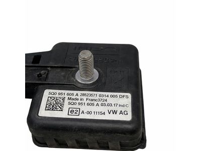 Volkswagen 5Q0-951-605-A