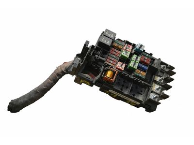 Volkswagen Beetle Fuse Box - 5C0-937-819-N