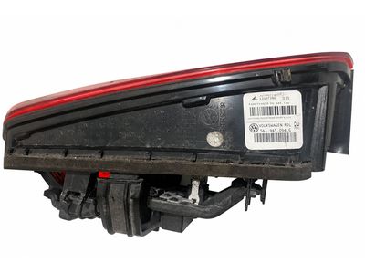 Volkswagen Passat Tail Light - 561-945-094-G